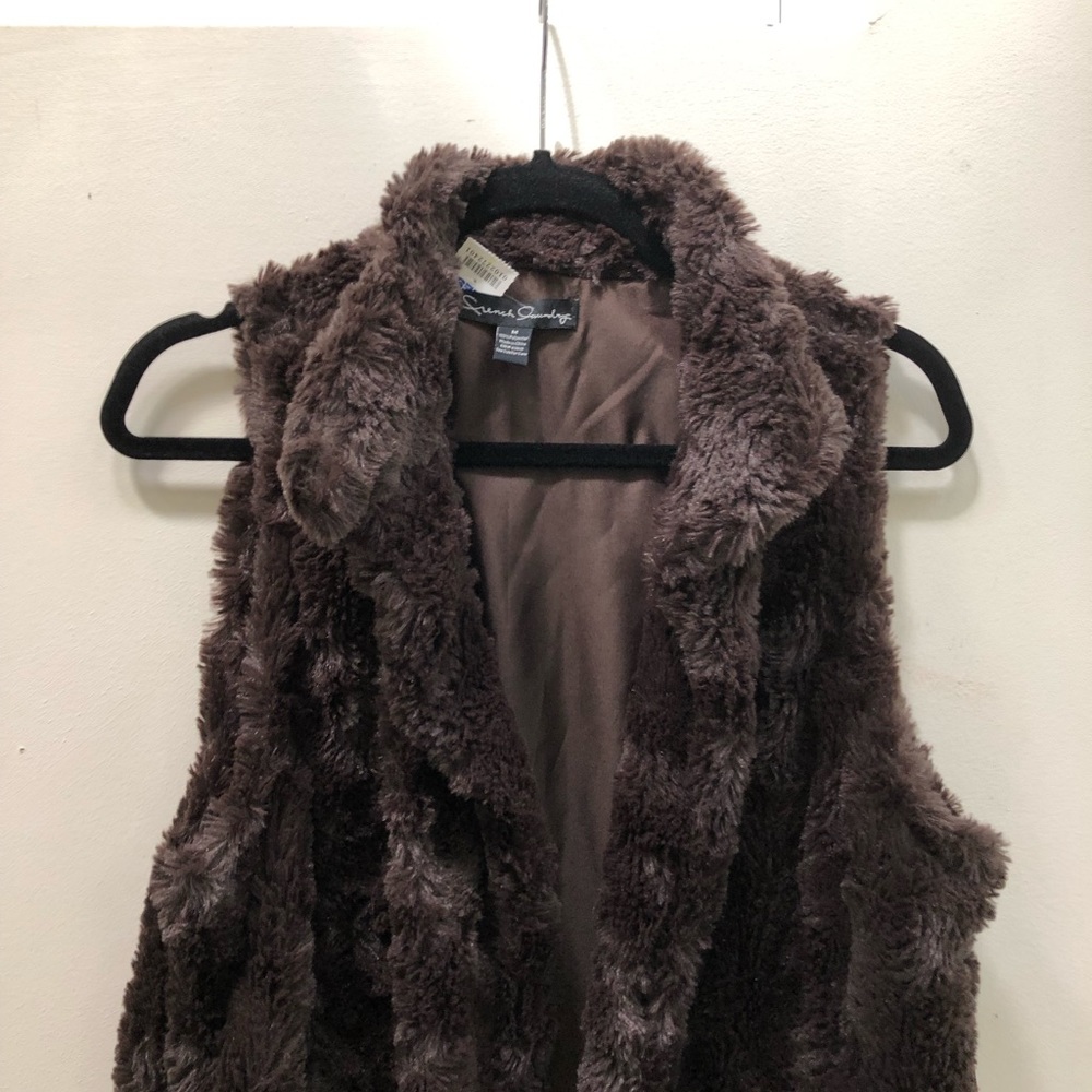 Vest - Picture 2 of 3